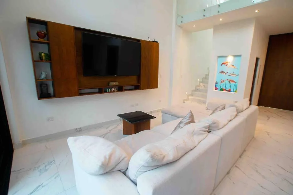 Semesterbostad Casa Moderna De 4 Pisos Con Rooftop Vista Al Mar Isla Mujeres