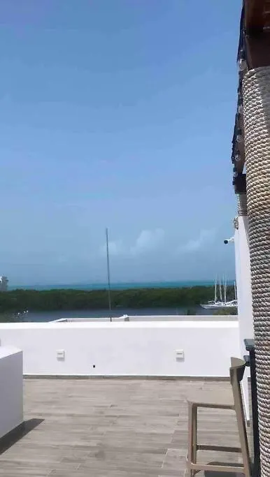 Casa Moderna De 4 Pisos Con Rooftop Vista Al Mar Isla Mujeres Holiday home